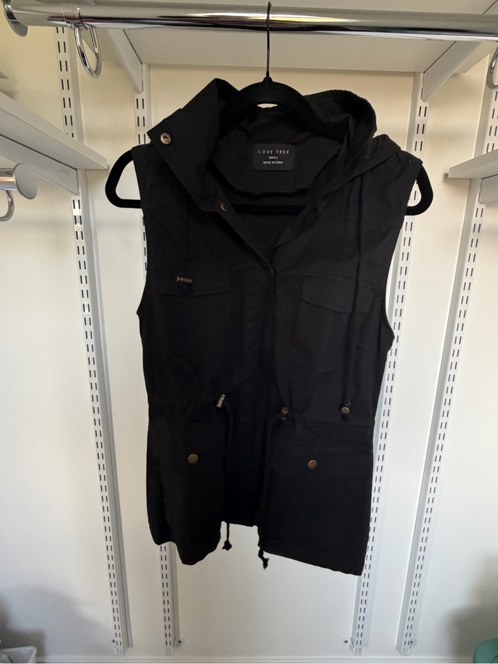 Love Tree Women's Black Hooded Vest